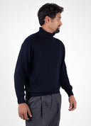 NAVY TURTLENECK