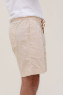 BEIGE CUADRILLE JOGGER SHORT