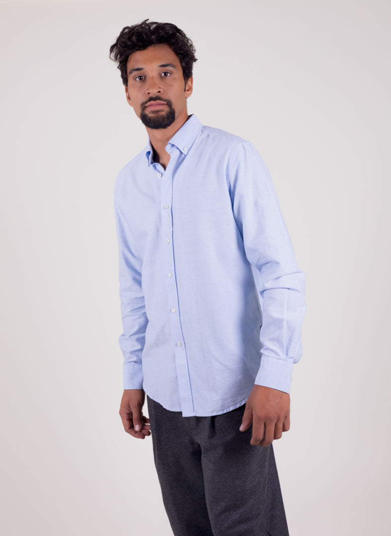 LIGHT BLUE OXFORD SHIRT