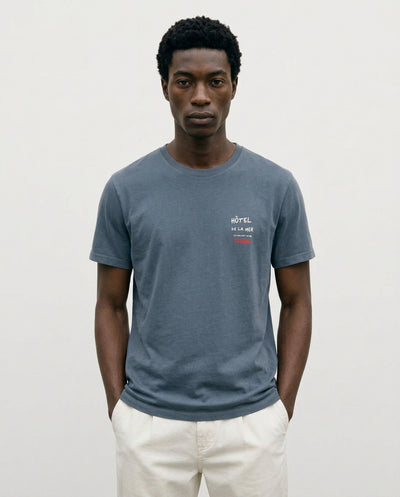 WASHED NAVY HOTEL DE LA MER T-SHIRT