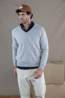 LIGHT GREY LAMBSWOOL V-NECK JUMPER
