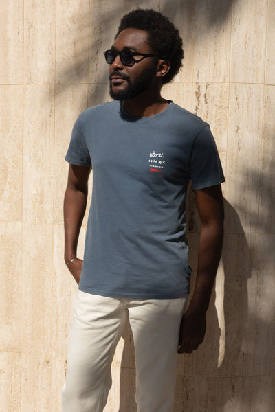 WASHED NAVY HOTEL DE LA MER T-SHIRT