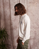 Sudadera de algodón 100% orgánico de corte unisex y cuello redondo.  SEA print original de SAM.   Diseñada en España Confeccionada en Portugal con algodón 100% orgánico Tinte ecológico Cuello, puños y bajos en ribete elástico Disponible en más colores.   Diego mide 188cm y lleva una talla L