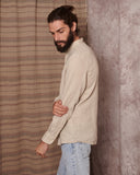 Camisa de lino 100% beige con cuello mao y tapeta de 2cm, dándole importancia a los pequeños detalles.   Camisa hecha en España 100% algodon ecológico Patron relajado by Sam Newman Cuello mao Manga con abertura y botones